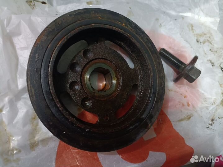 Шкив коленвала Nissan Tiida 1.6