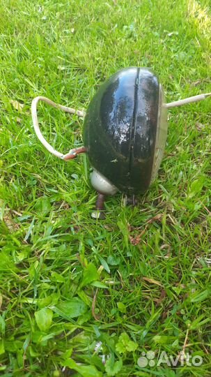 Фара с лампочкой и целым отражателем и стеклом