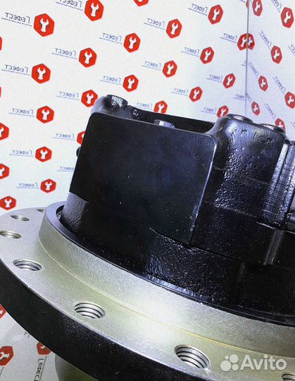 Мотор хода Hyundai R305LC-7 31Q8-40041