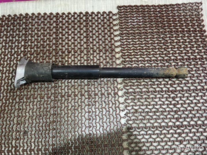 Амортизатор задний Mazda 3