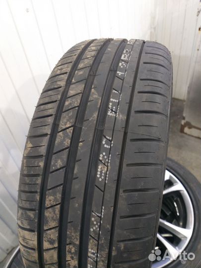 Шины 215 50 17 летние бу