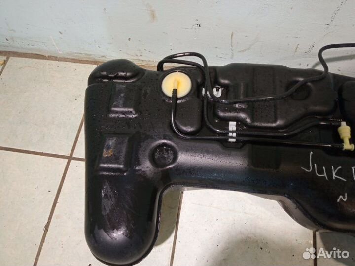 Топливный бак Nissan Juke HR16 2011