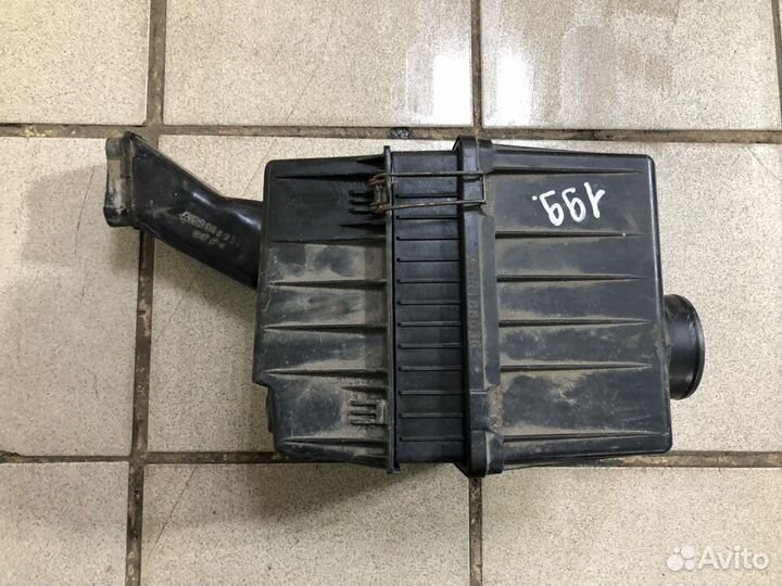 Корпус воздушного фильтра Mitsubishi Mirage V