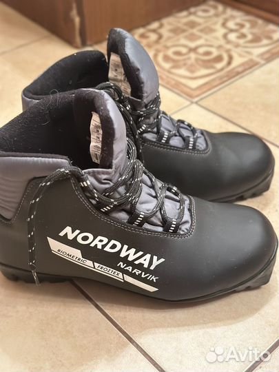 Лыжные ботинки 39р