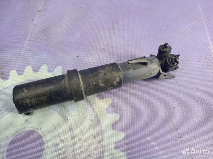 Форсунка омывателя фар Mercedes Benz W208