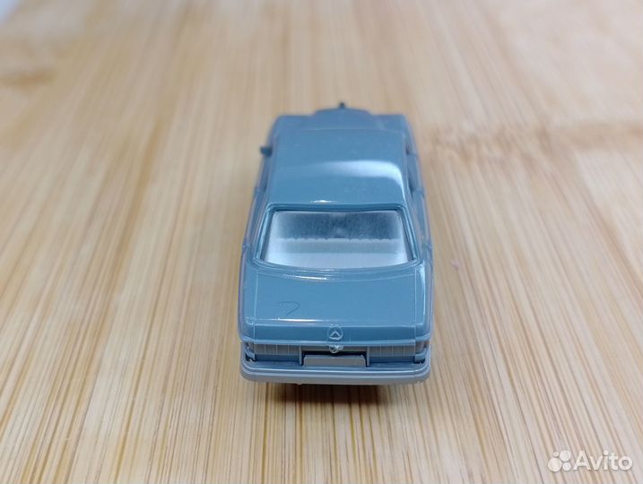 Mercedes Benz 240D (W123) 1975-1986