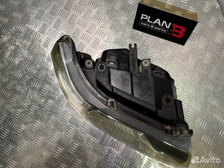 Фара ксеноновая передняя правая Land Rover