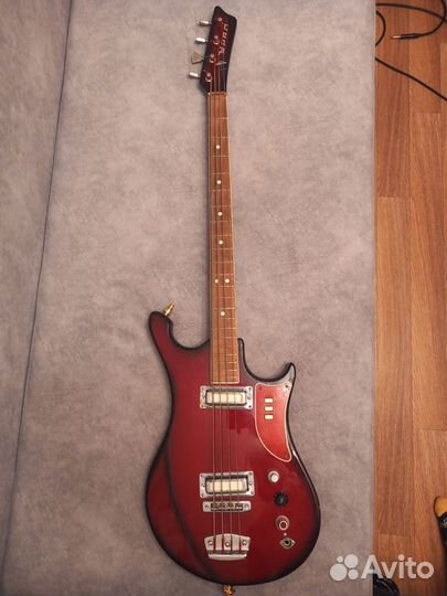 Бас гитара Урал