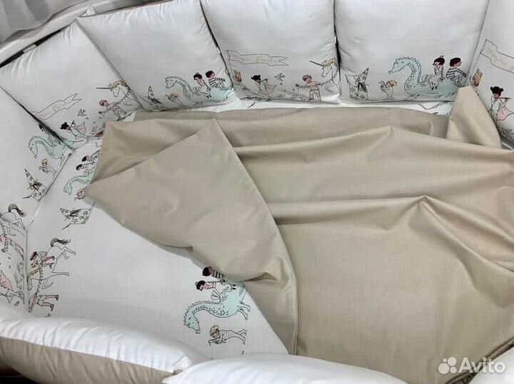 Бортики-подушки в детскую кроватку,комплект