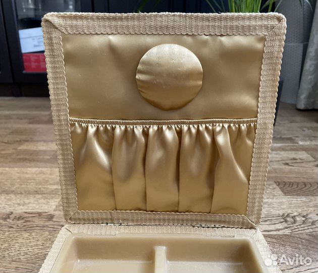 Шкатулка для швейных принадлежностей