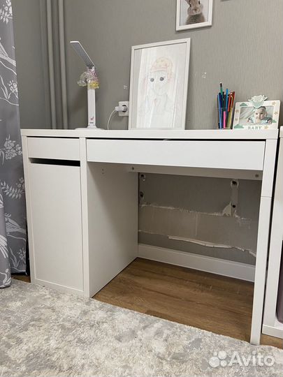 Письменный стол IKEA микке