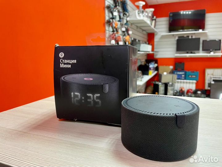 Яндекс станция Мини с часами