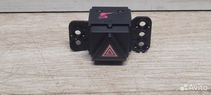 Кнопка аварийной сигнализации Hyundai Creta