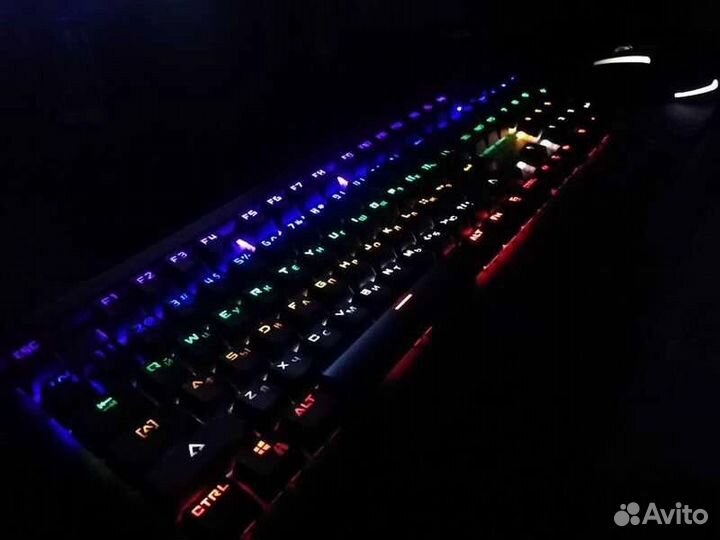 Игровая механическая клавиатура проводная Oklick