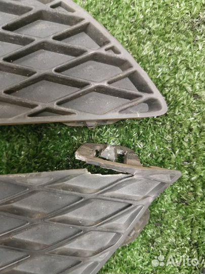 Заглушка бампера передняя Opel Astra H универсал