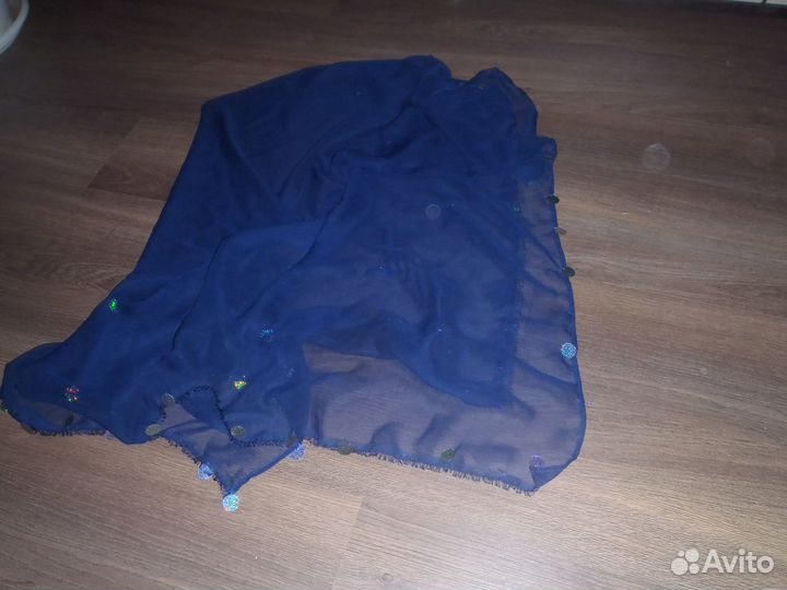 Отрезы полупрозрачной ткани 150*150