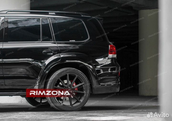 Кованые диски R22 на Toyota Land Cruiser 300