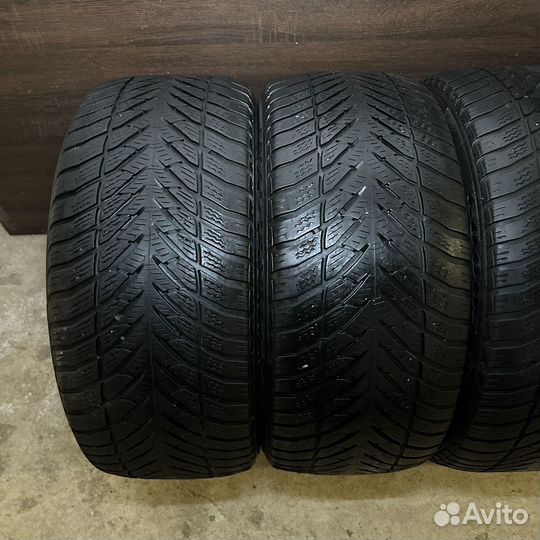 Goodyear Eagle Ultra Grip GW-3 245/40 R18 97V