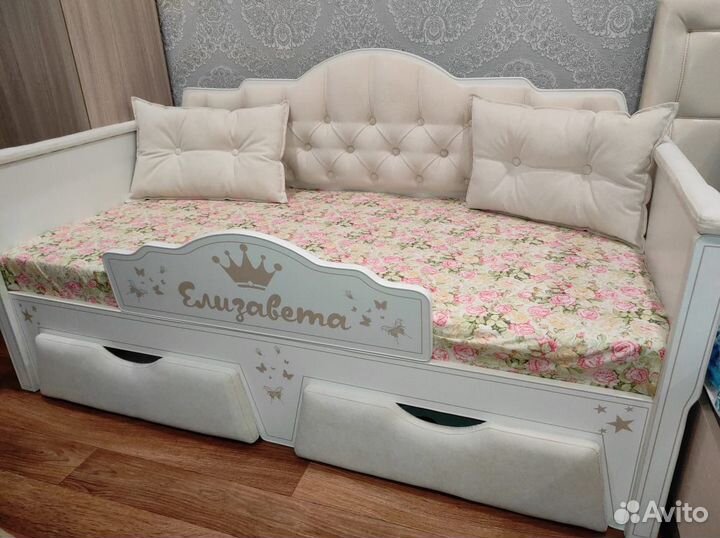 Кровать с каретной стяжкой