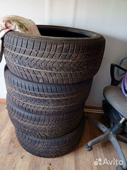 Capitol Sport 255/40 R21