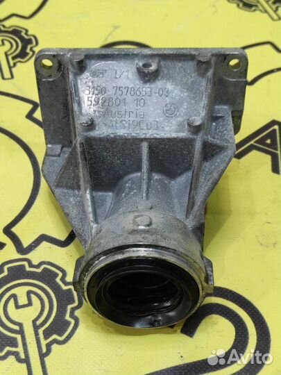 Кронштейн промежуточного вала привода Bmw 535Ix