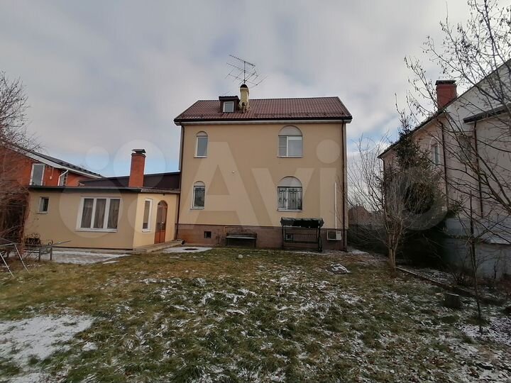 Дом 240 м² на участке 9,4 сот.