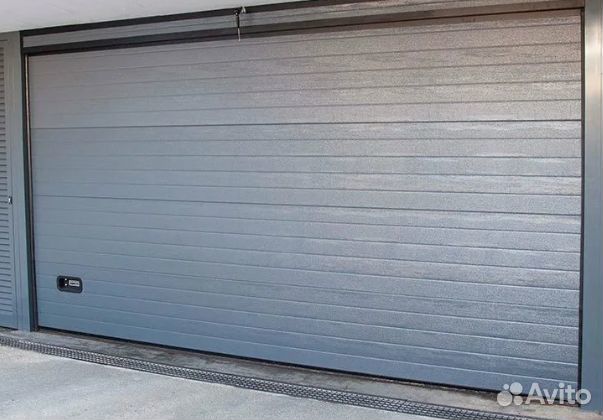 Секционные ворота