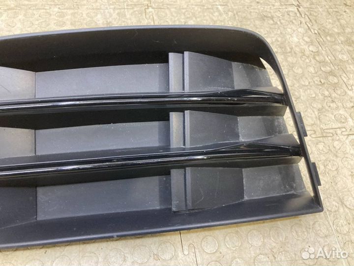 Решетка бампера передняя левая Audi A4 B9 2015