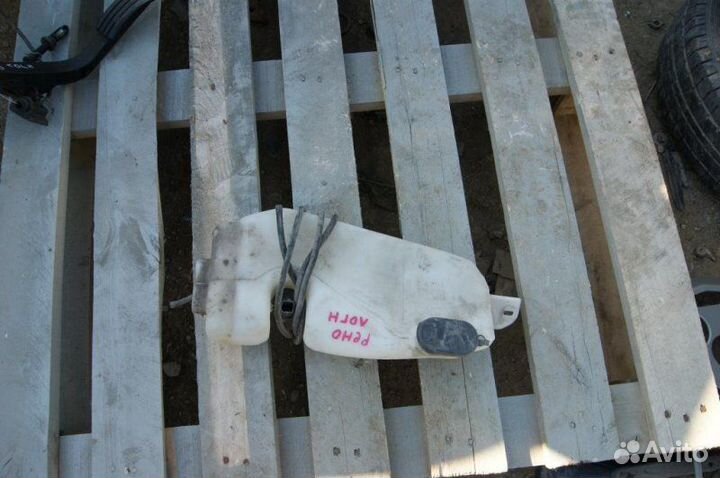 Бачок омывателя лобового стекла Renault Logan 1