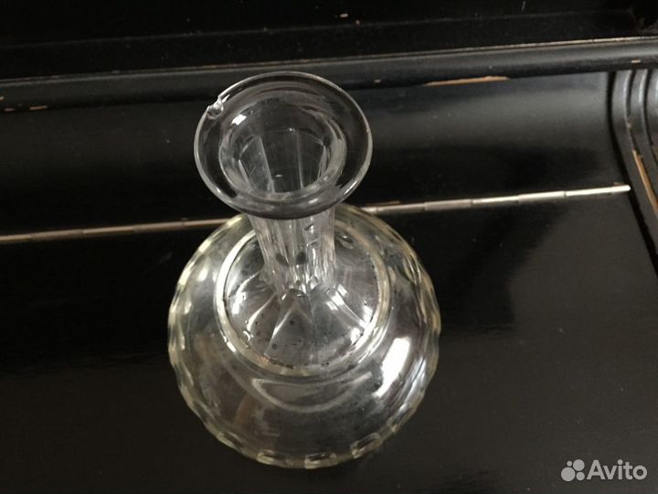 Изящный хрустальный графинчик. 50- х годов