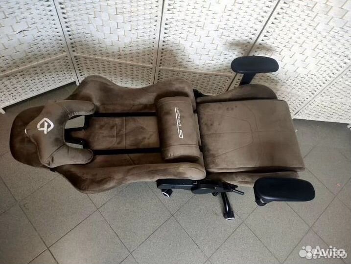 Компьютерное кресло офисное с функцией массажа