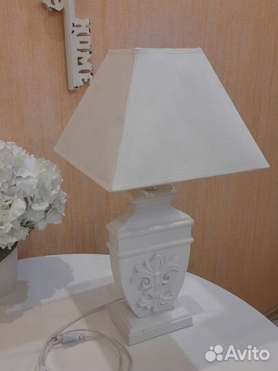 Лампа настольная