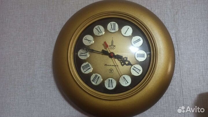 Часы электронные настенные СССР