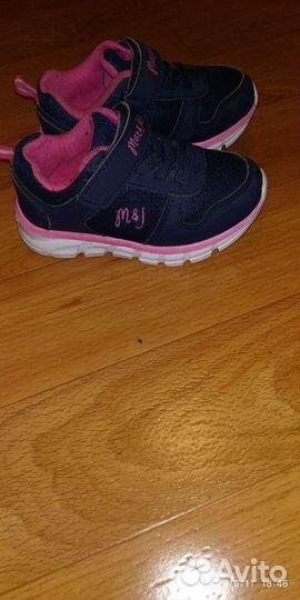 Кроссовки на девочку 22 размер