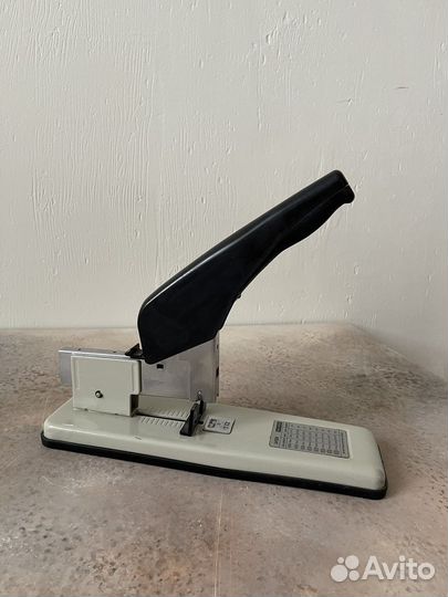 Степлер большой