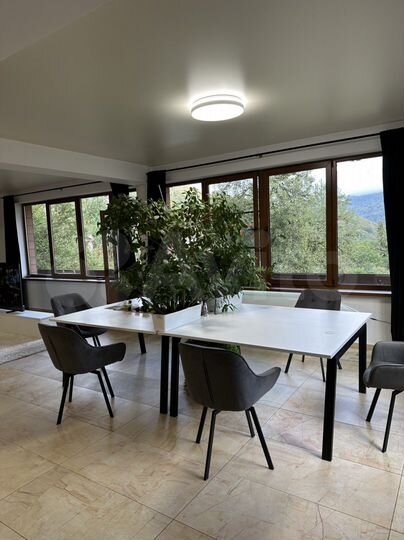 Дом 280 м² на участке 8 сот.