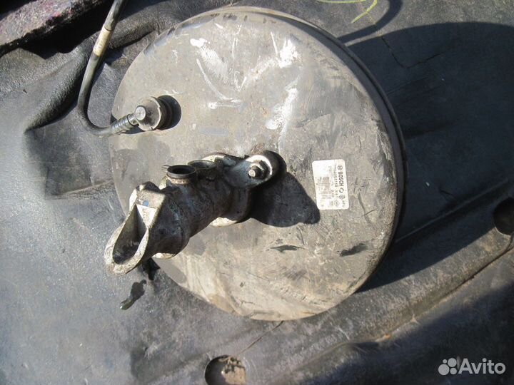 Вакуумный усилитель Renault Fluence 1 2009-2013