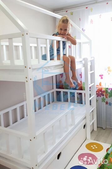 Двухъярусная кровать