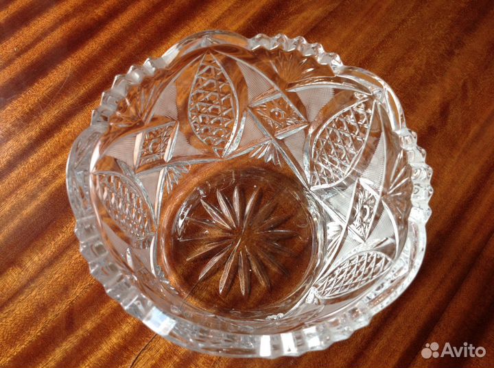 Ваза хрустальная