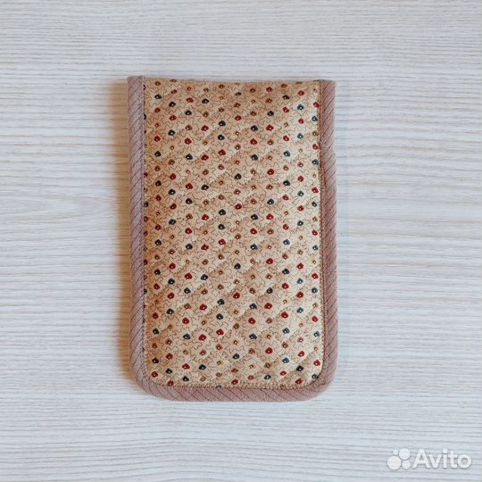 Чехол для телефона бежевый ручной работы