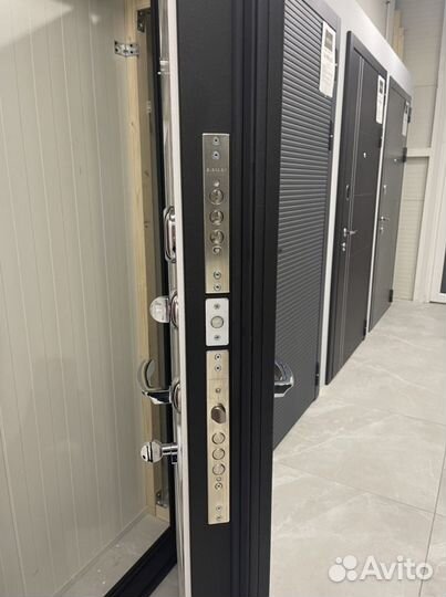 Дверь входная металлическая уличная