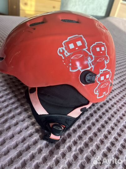 Горнолыжный шлем