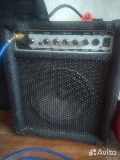 Электро гитара с комбиком и синтезатором