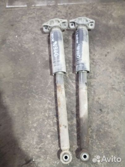Стойка амортизатора задняя Opel Astra J
