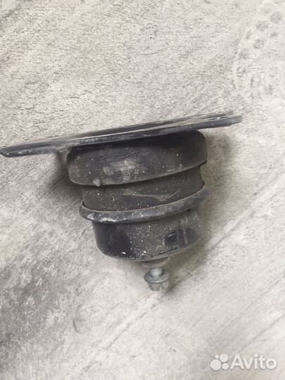 Подушка двигателя правая Фольксваген поло 5
