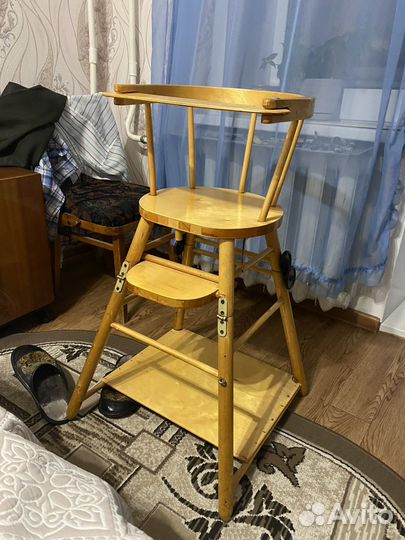 Стульчик для кормления деревянный