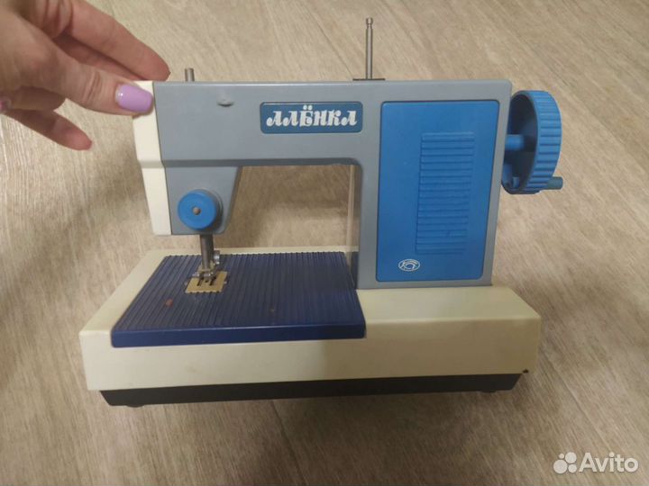 Детская швейная машинка СССР