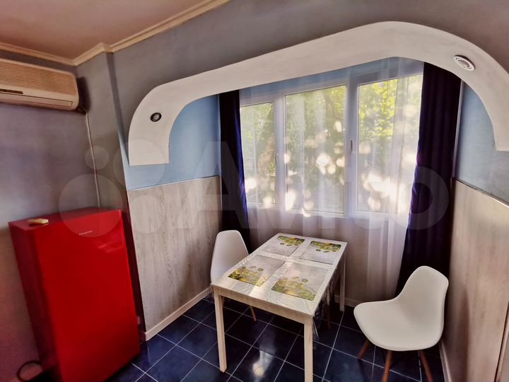 3-к. квартира, 42 м², 2/4 эт.