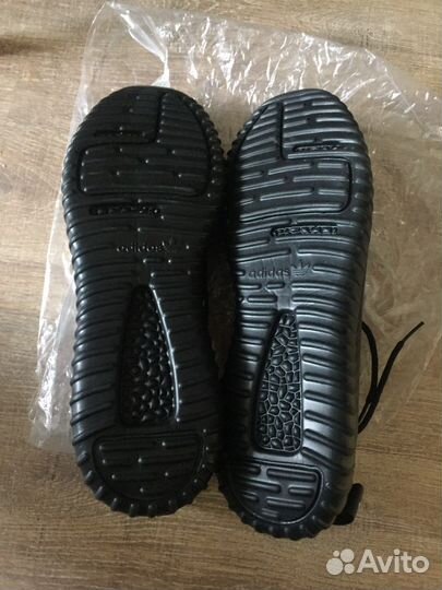 Кроссовки adidas yeezy boost новые