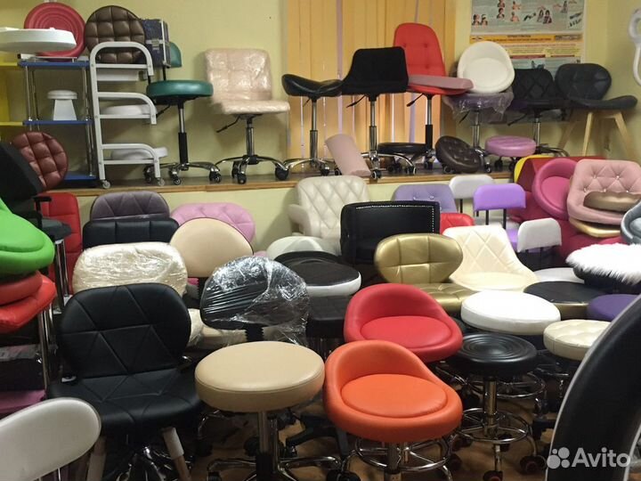 Стул со спинкой красный